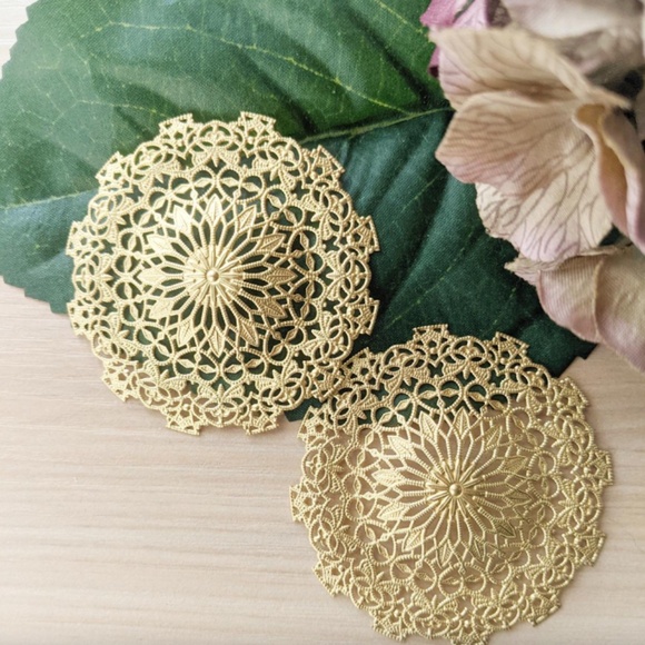 Metal filigree pasties BNIP nipple stickers breast petals Burlesque gold silver - Picture 3 of 5